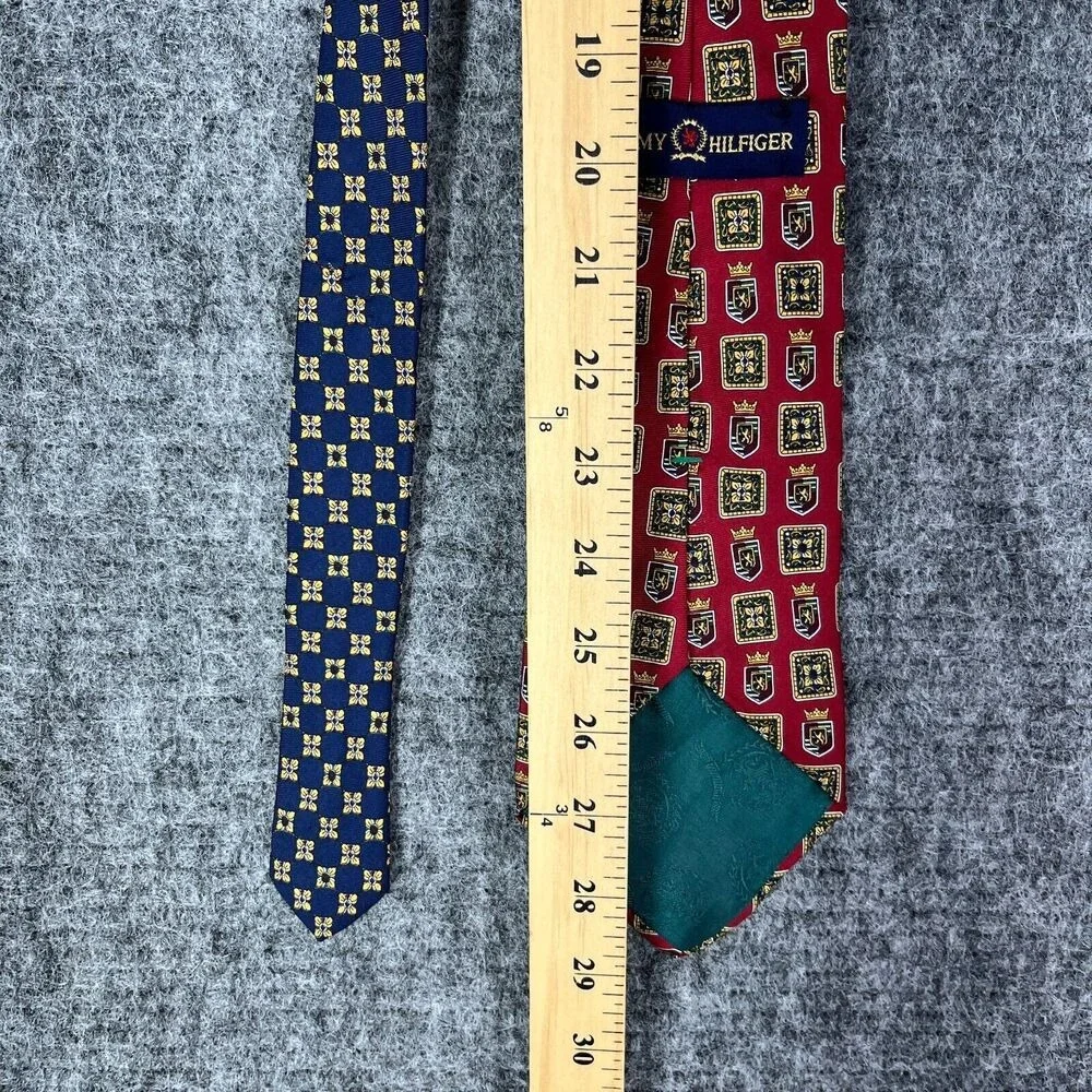 Tommy Hilfiger Crest‎ Motif Tie Men OS Vintage 90s Silk Luxury Dress Formal 58